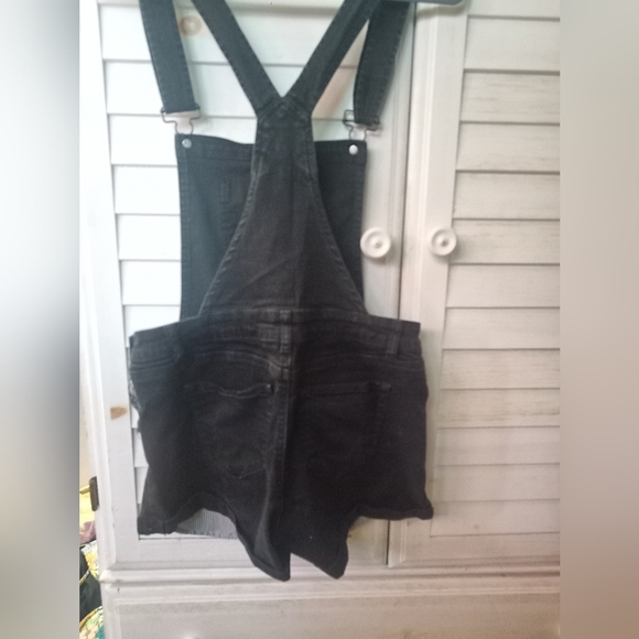 Overall shorts - Picture 4 of 4